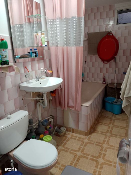 De Vanzare Apartament cu 3 camere zona Progresu