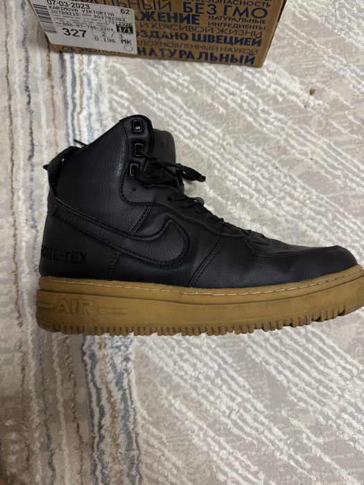 Ботинки и кроссовки