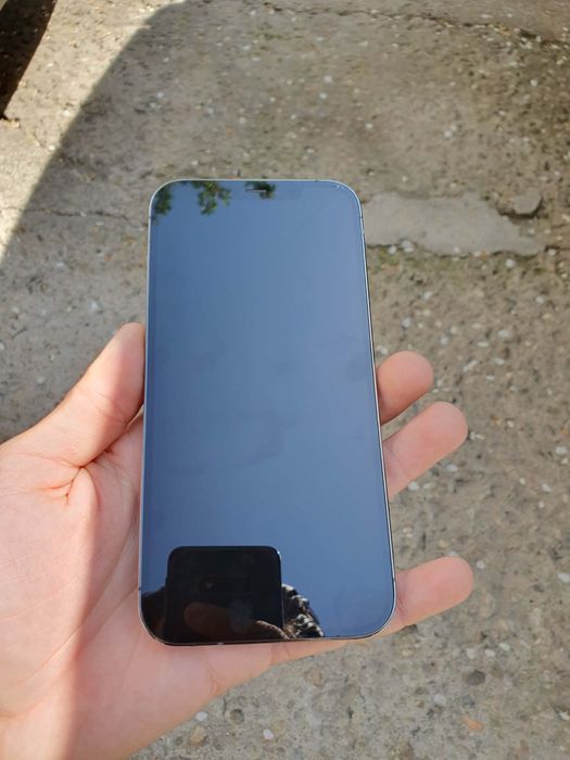 iPhone 12 Pro Max Putin fisurat