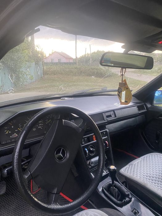 Mercedes E230 W124