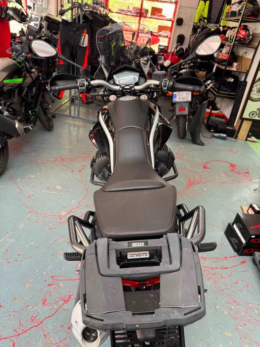 Moto Guzzi V85 TT 2023 -GARANTIE-