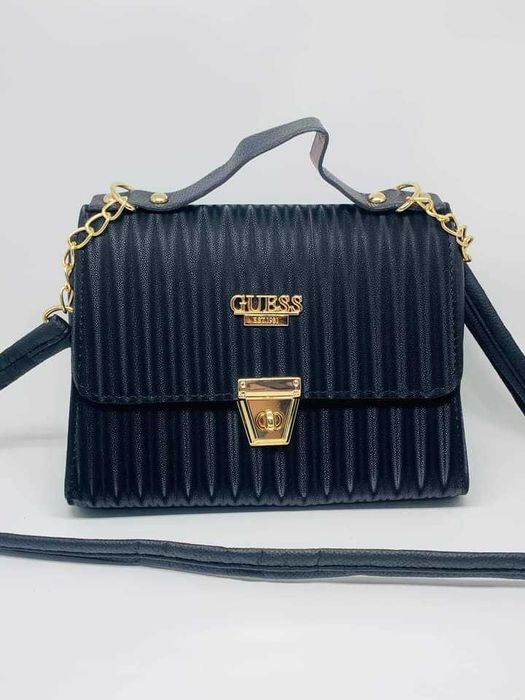 Genti GUESS! Marfa noua.