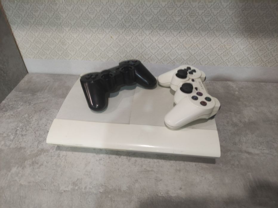 Продам Ps 3 super slim 500гб белый