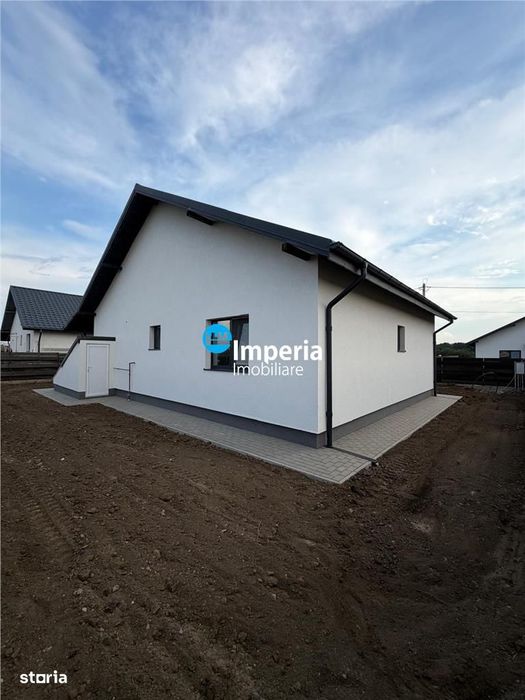 Casa 3 cam, 2 bai, Beci, canalizare, Ciurbesti Miroslava