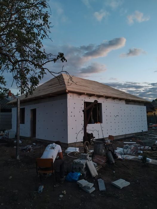 Construim case din structura metalica și panou sandwich