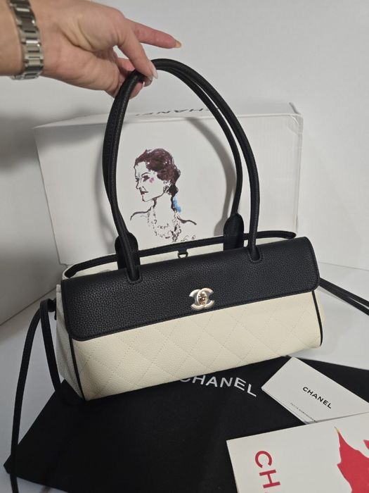 Черно-бяла Чанта Chanel 26 S Baguette bag