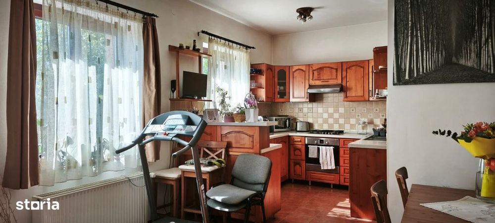 Casa 160 mp, 5 camere, garaj, 900 mp teren, mobilata/utilata complet