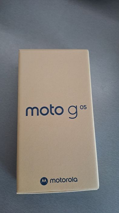 Motorola g05 red