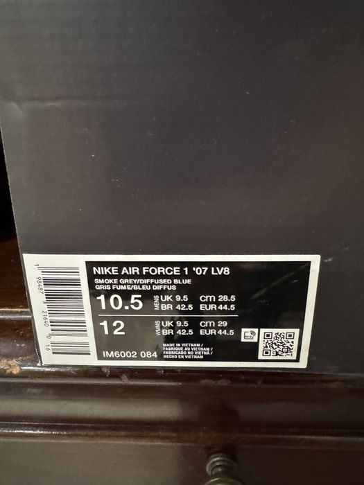 Продавам оригинални маратонки Nike Air Force 1 ‘07 LV8