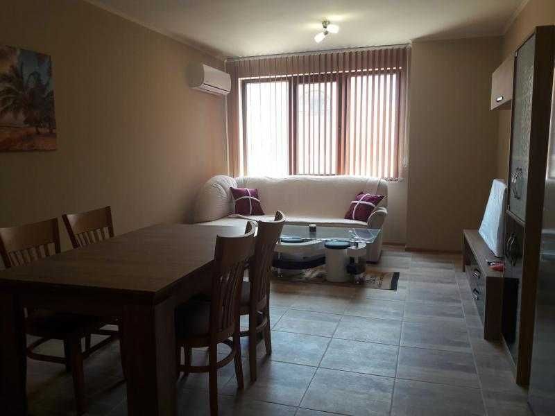 Дава се под наем Двустаен апартамент в Бургас, Възраждане - 68 кв.м за 407.49 € - Снимка #1