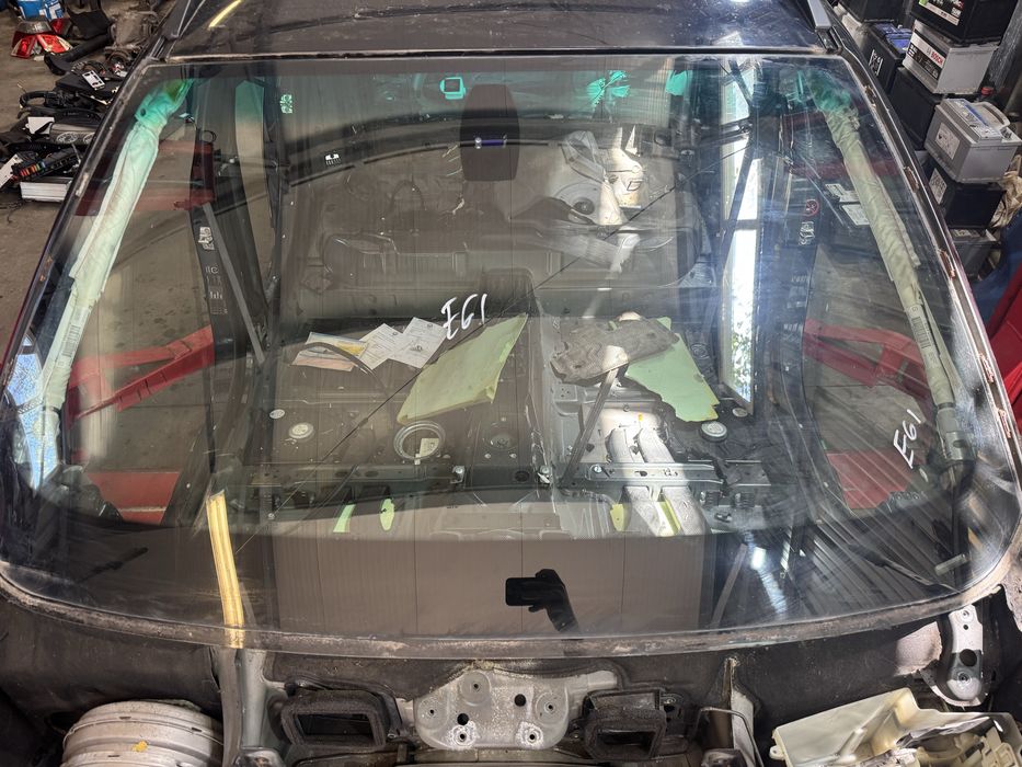 Предно стъкло БМВ Е60/ Е61 (staklo bmw e60)