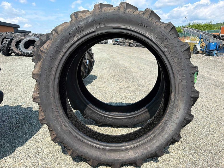 OCAZIE TAURUS Cauciucuri met 230/95r32 9.5r32 indice 128A8 anvelope tractor John Deere Fendt Case IH New Holland Massey Ferguson Deutz-Fahr Valtra