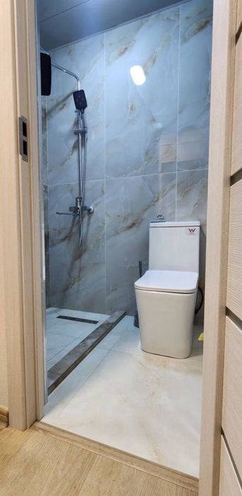 Чиланзар 1  1комнатная.  2этаж. Кирпич. Ор Мукимий