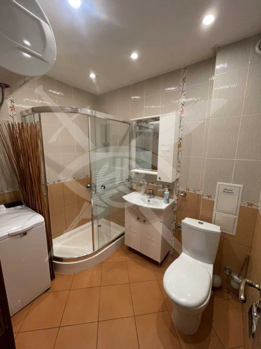 Дава се под наем Тристаен апартамент в Варна, Център - 50 кв.м за 1350 € - Снимка #4