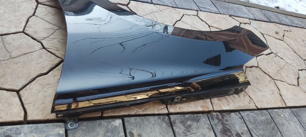 Передний левый крыло