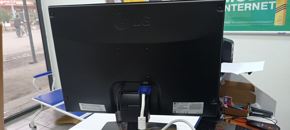 Monitor LG sotiladi Flatron E1948