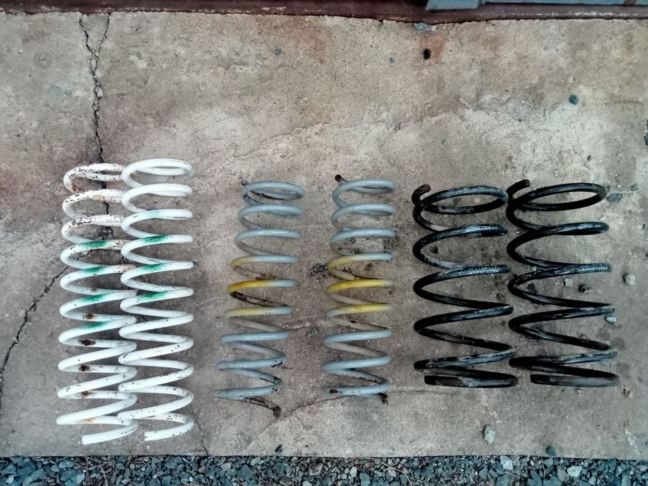 Продам пружины стояле на вазе 14