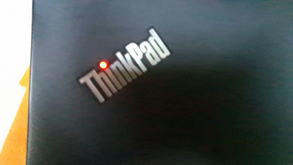 Отличен Thinkpad T470s (до 5 часа на батерия)
