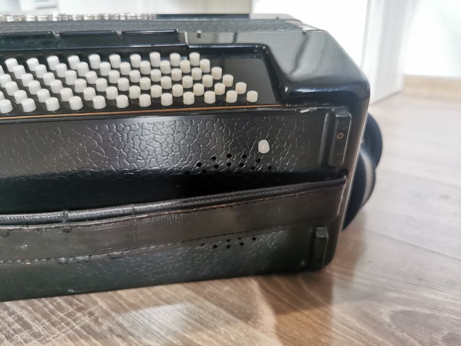 Acordeon Weltmeister 120 basi