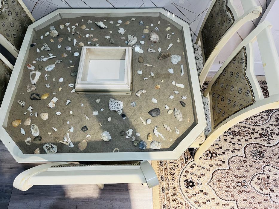 Продаётся кухонный стол