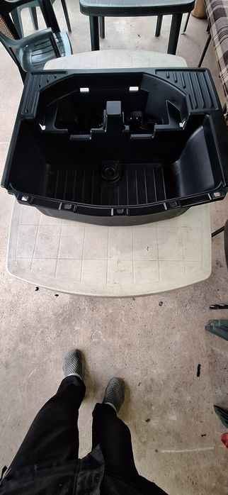 Продавам кора за резервната гума на Нисан Ноте 2014г. ОРИГИНАЛ