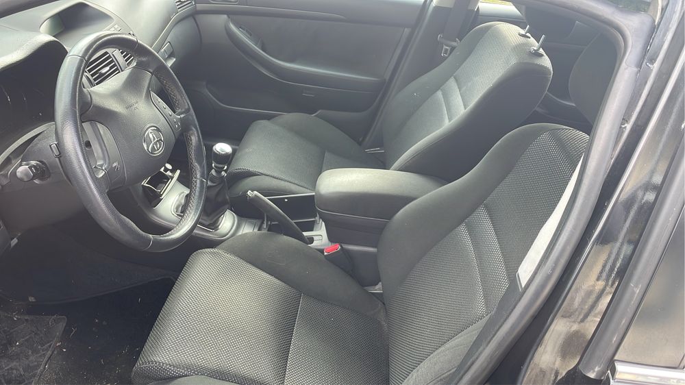 Toyota avensis motor diesel