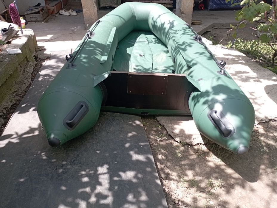 Лодка под двигатель