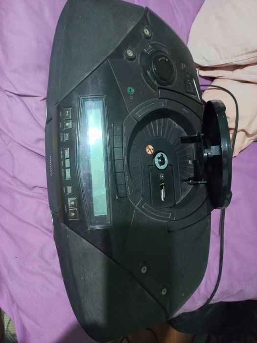 Продам бумбокс Филипс