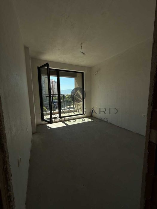 Продава се Тристаен апартамент в Пловдив, Тракия - 94 кв.м за 1652 €/кв.м - Снимка #1