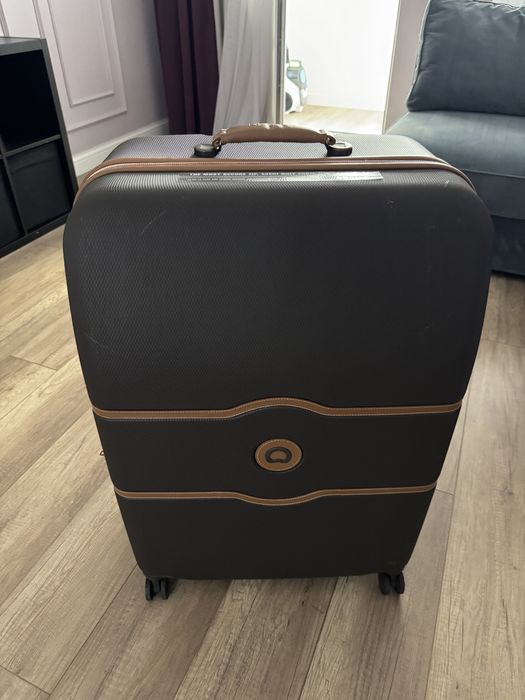 Продаю чемодан DELSEY Paris, 30 дюймов