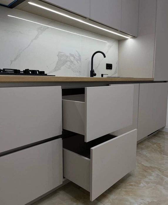 Кухонные гарнитуры недорого за 1 метр  от