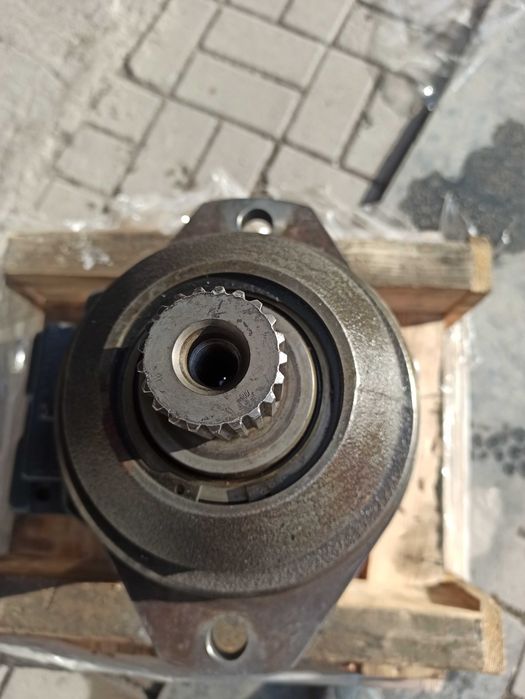 Гидромотор хода Hyundai 34e7-02490