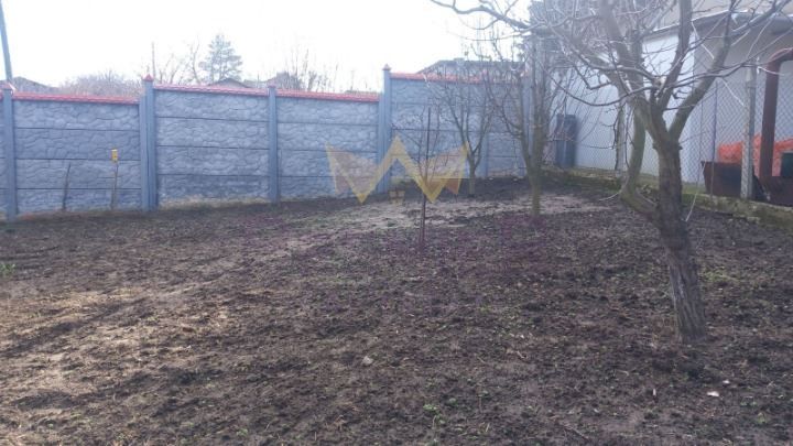 Парцел в Варна-м-т Боровец - север с ток и вода