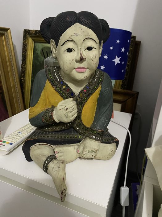 Papusa veche asiatica