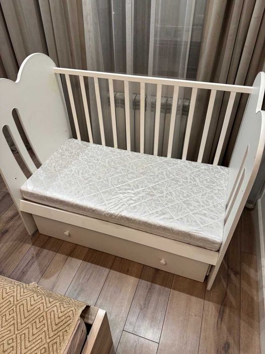 Детская кроватка