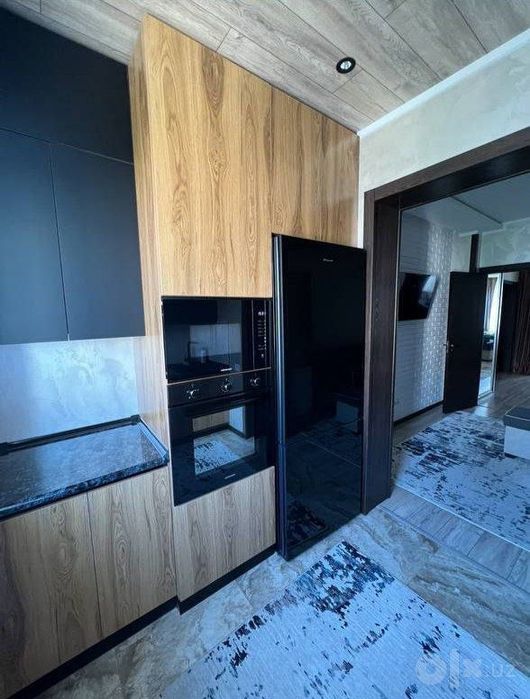 Продаётся трёхкомнатная на массиве Карасу 6