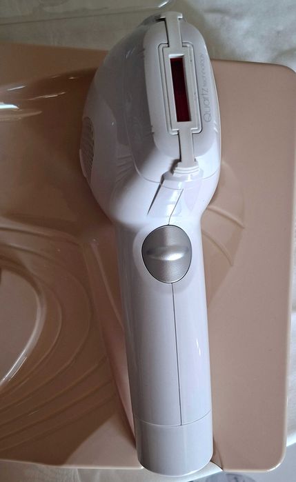 Epilator Babyliss cu lumina pulsata