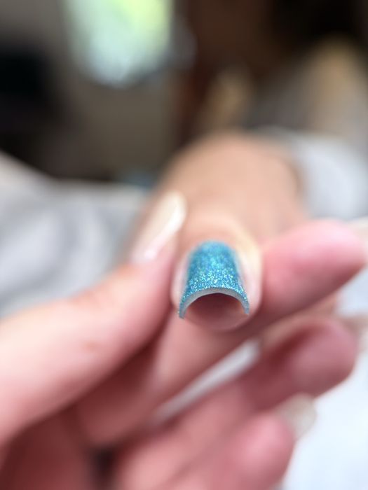 Unghii cu gel sau manichiura clasica Brașov