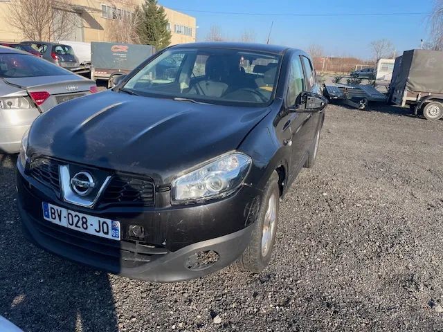 Dezmembrez Nissan Qashqai