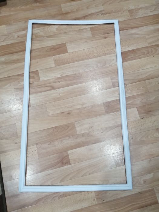 Продам уплотнитель для холодильника