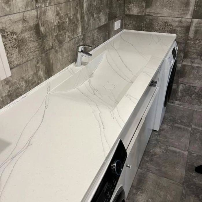 столешница из кварца, акриловая раковина, мойка на заказ,