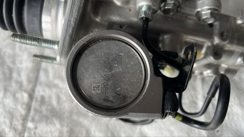 ABS помпа Toyota Auris/Prius 2012-2018