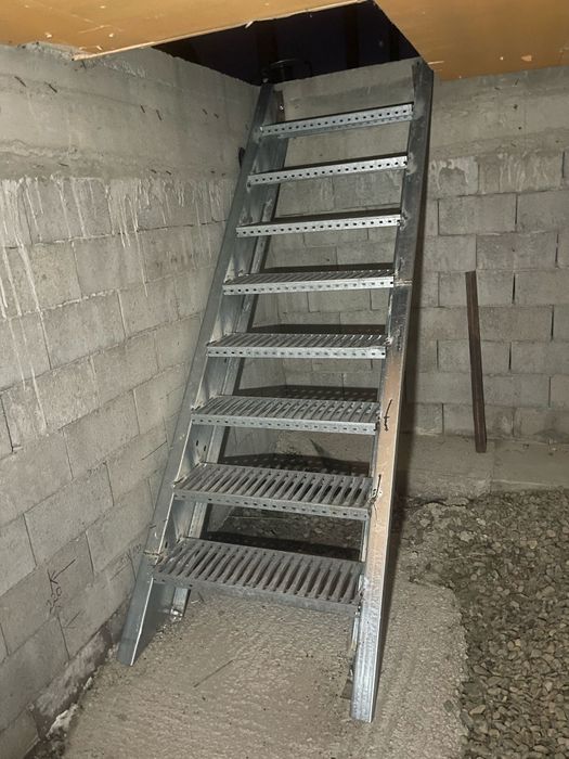 Scari metalice zincate