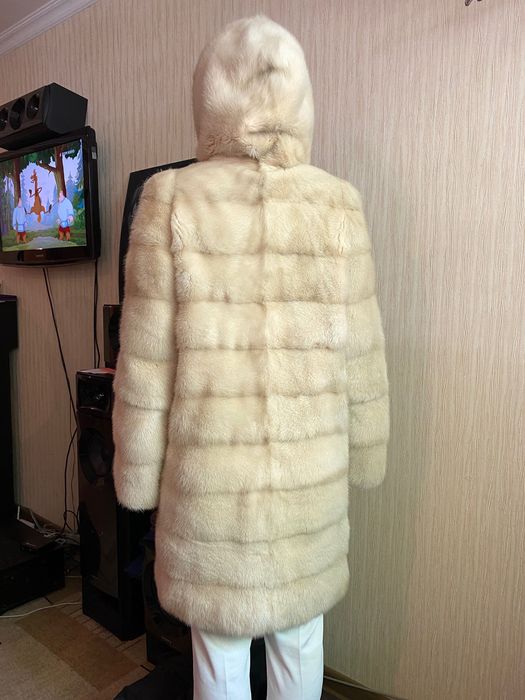 Продам норковую шубу