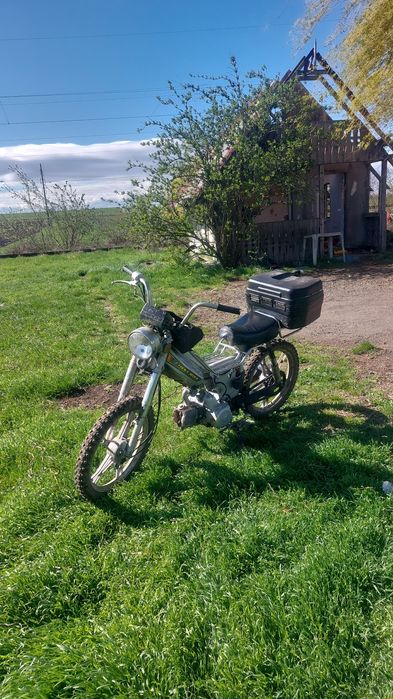 Vând scuter / moped tip cross