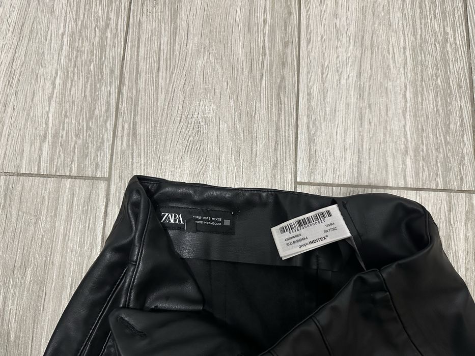 Кожен панталон Zara