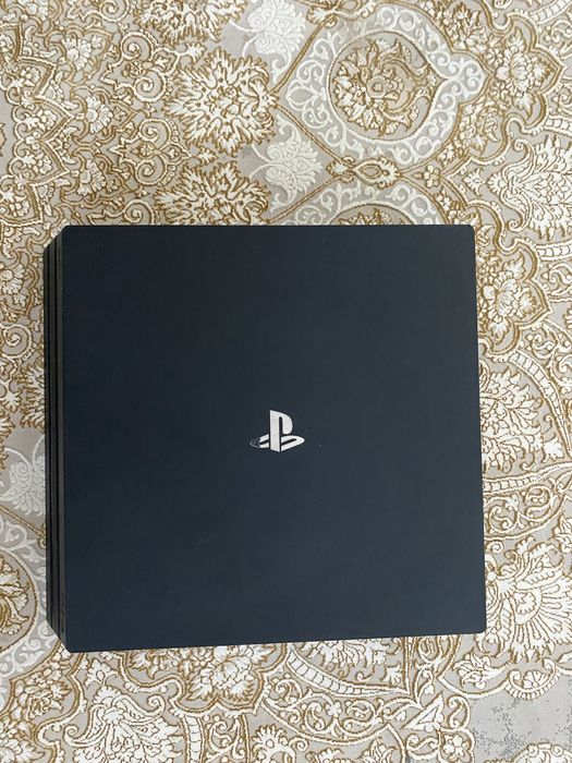 Playstation 4 Pro 2 tb