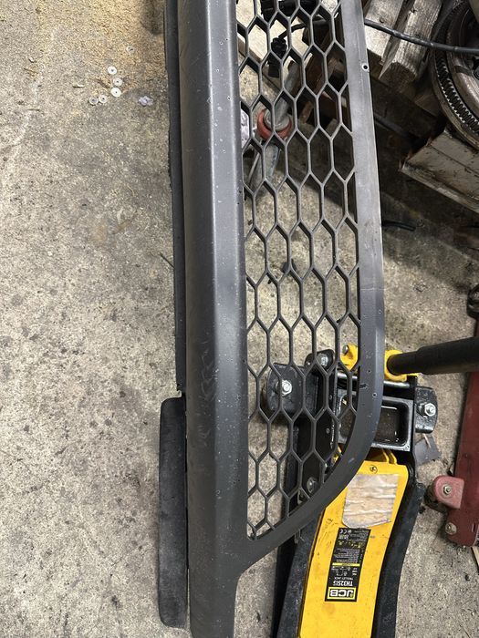 Решетка предна броня хонда сивик 8