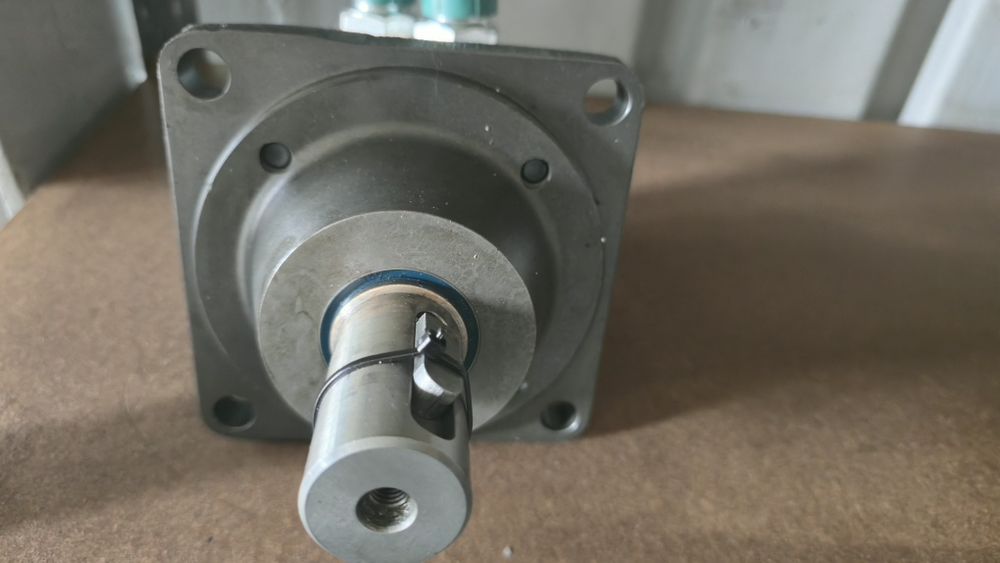 Vând motor hidraulic,hidromotor,reversibil MS125  ,125cmc,marca Hydroc