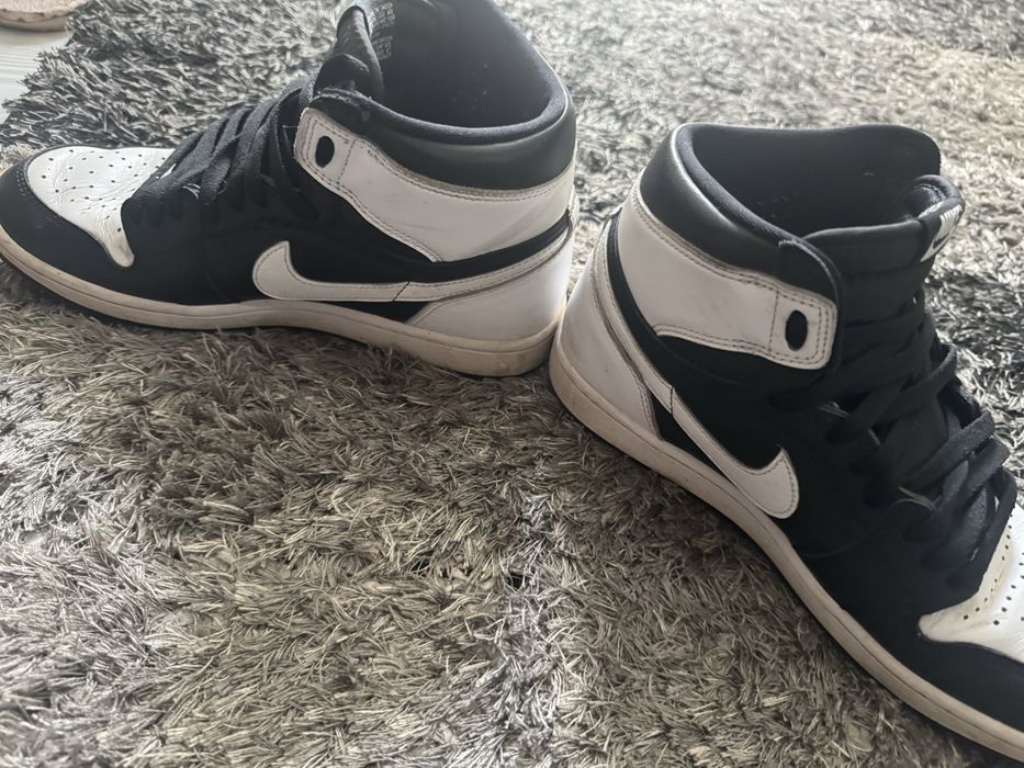 Jordan 1 black and white